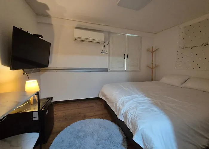 Affittacamere Cozy Seomyeon 코지스테이 부산 서면 3*