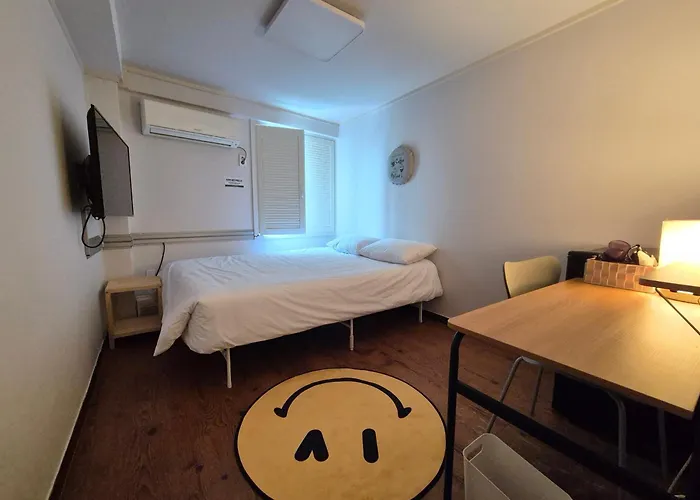 Cozy Seomyeon 코지스테이 부산 서면 3*